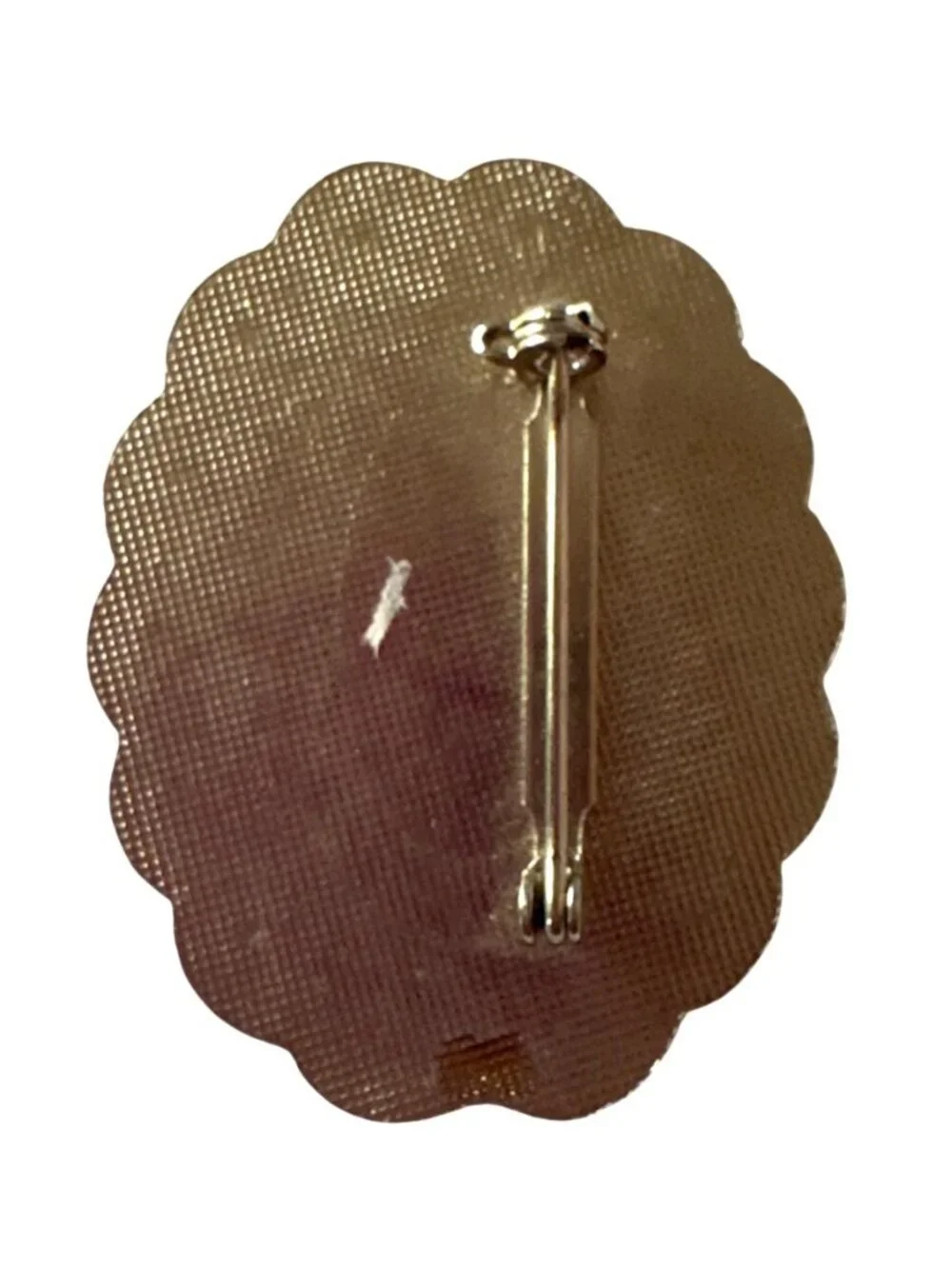 Vintage 80's Gold-Tone Scalloped Oval Brooch With Black Center Stone